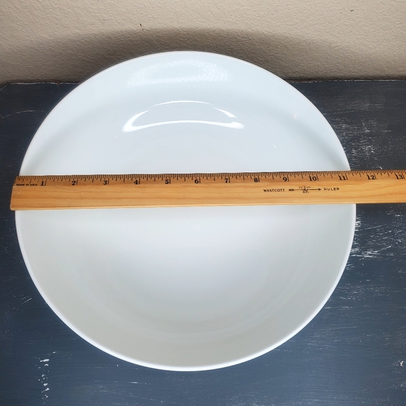 Crate & Barrel 3.5" Height × 11.5" Wide Round Porcelain White XL Serving‎ Bowl - Picture 4 of 6
